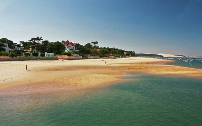 Voyage sensoriel sur les plages arcachonnaises, dune et océan complices
